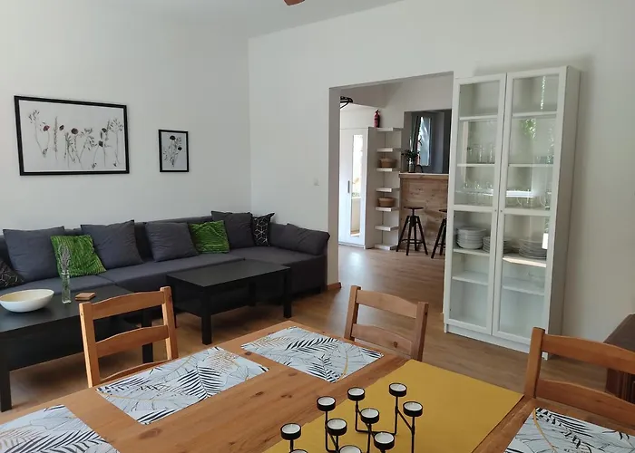 Flora House 3 Minutes From Lake Balaton