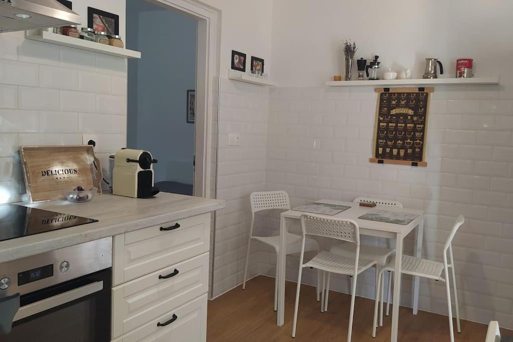 Flora House 3 Minutes From Balaton Кестхей