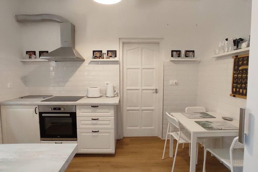 Flora House 3 Minutes From Balaton *