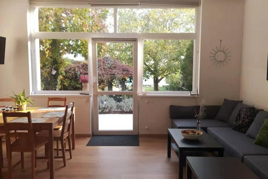 Flora House 3 Minutes From Balaton Дом отдыха Кестхей