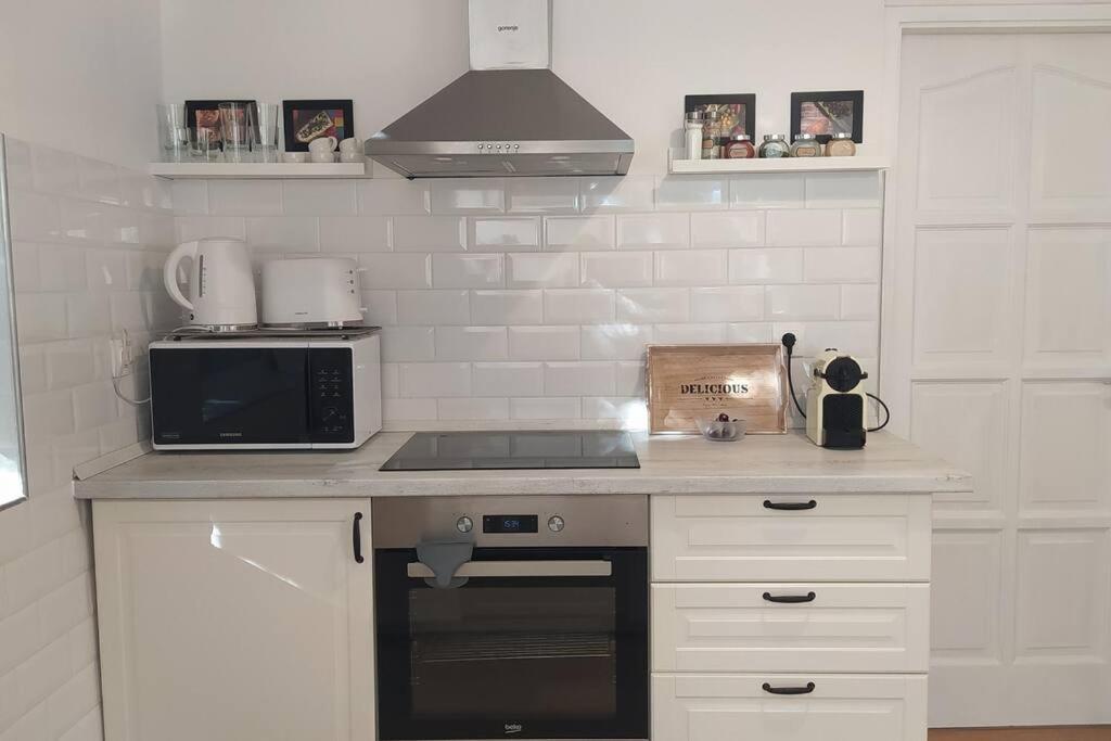 Flora House 3 Minutes From Balaton * Кестхей