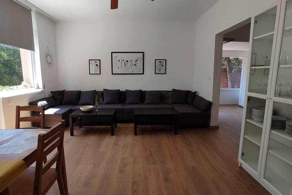 Дом отдыха Flora House 3 Minutes From Balaton Кестхей